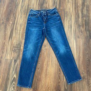 AEO High Rise Super Stretch Tomgirl Jeans 10L